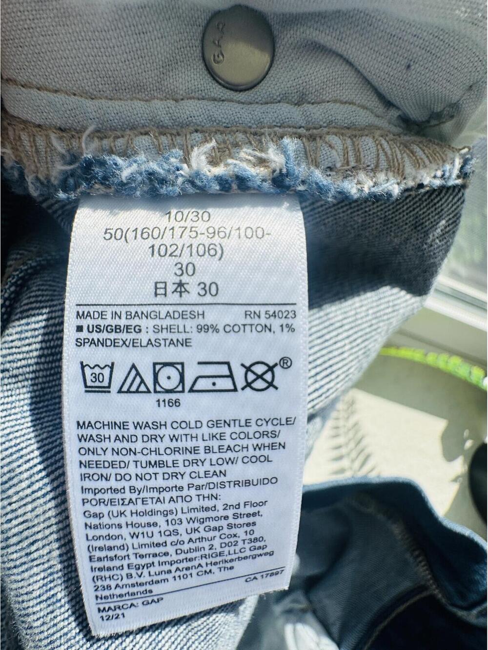 GAP Denim 9" Bermuda Shorts Size 10/30 - Picture 9 of 9